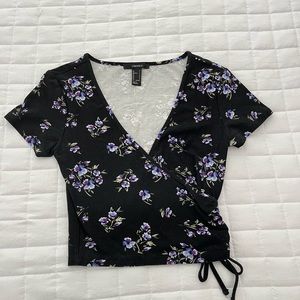 Forever 21 Black Floral Low Cut Criss Cross Crop Top Size Small